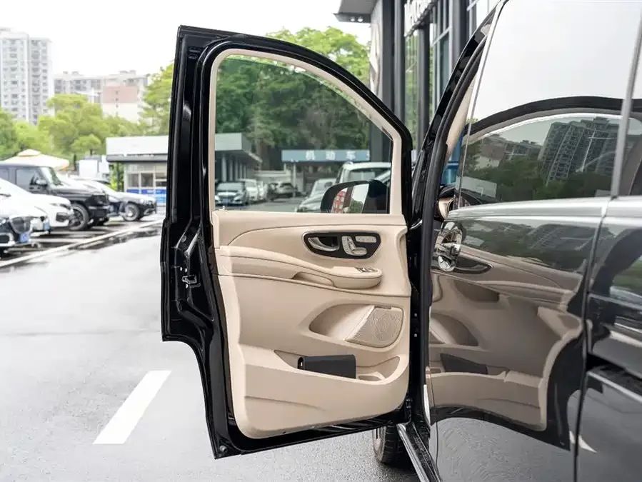 Mercedes-Benz Class V Mercedes-Benz V-Class 2022 V 260 L Long Wheelbase Luxury Edition 2023 — миниатюра 5