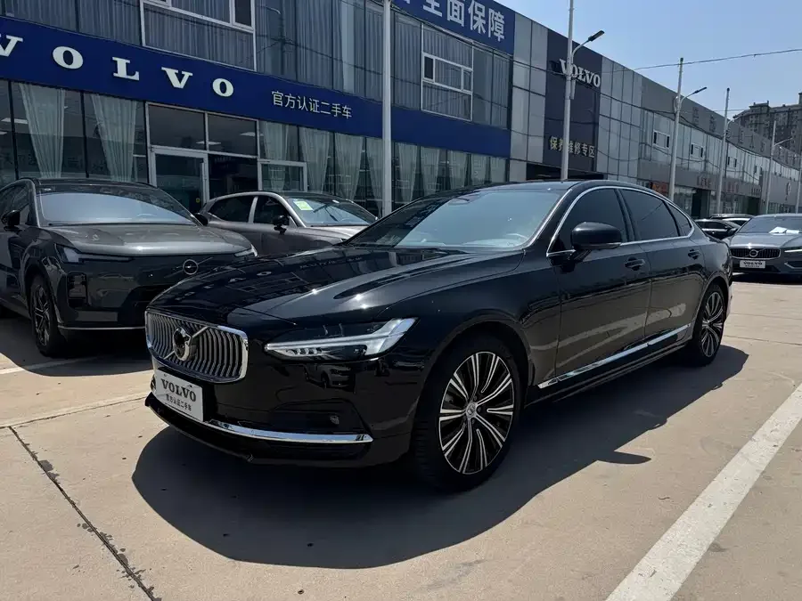 Volvo S90 2025