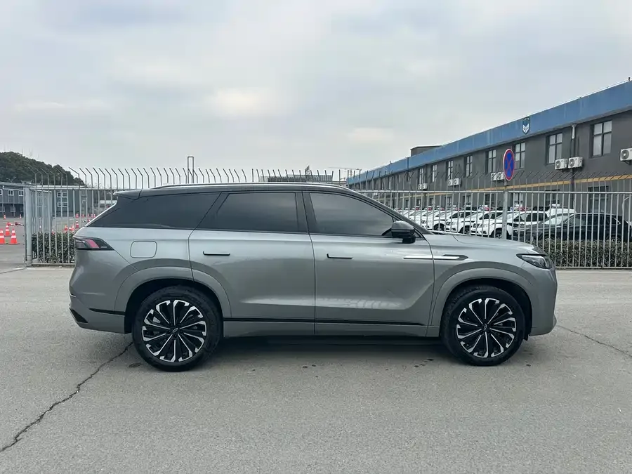 Chery Tiggo 9 Tiggo 9 2023 Model 2.0T Dual Clutch 2WD Luxury Edition 5 Seaters 2024 — миниатюра 3