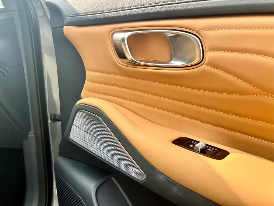 Geely Galaxy Starship 7 Galaxy Starship 7 2025 120km Navigator Edition 2024 — миниатюра 4