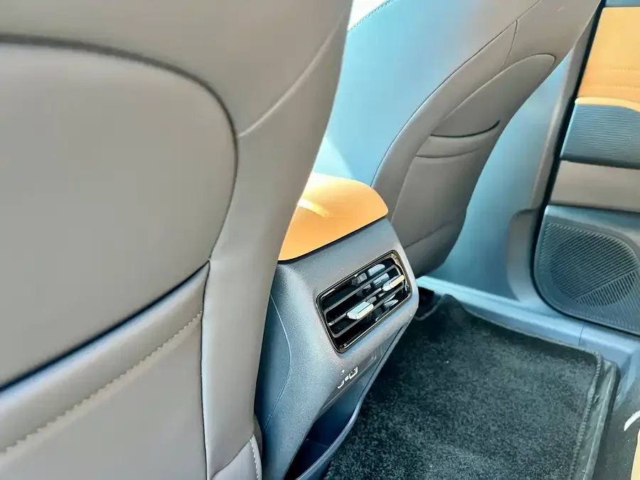 Geely Galaxy Starship 7 Galaxy Starship 7 2025 120km Navigator Edition 2024 — миниатюра 5