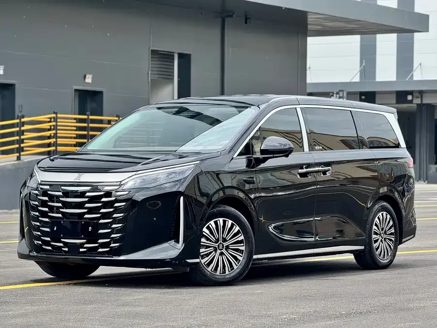 BYD summer 2025
