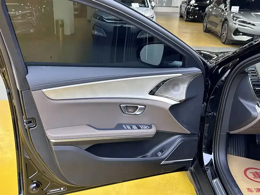 BYD Second-hand Han 2025 EV Smart Driving Edition 506KM Premium Edition 2025 — миниатюра 2