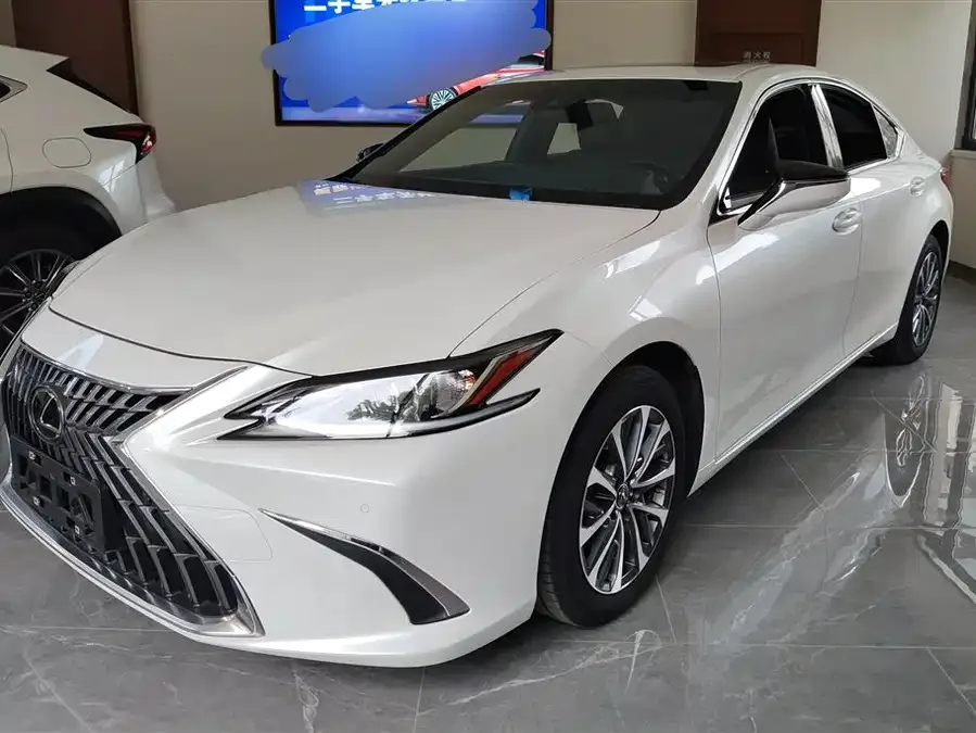 Lexus ES 2023