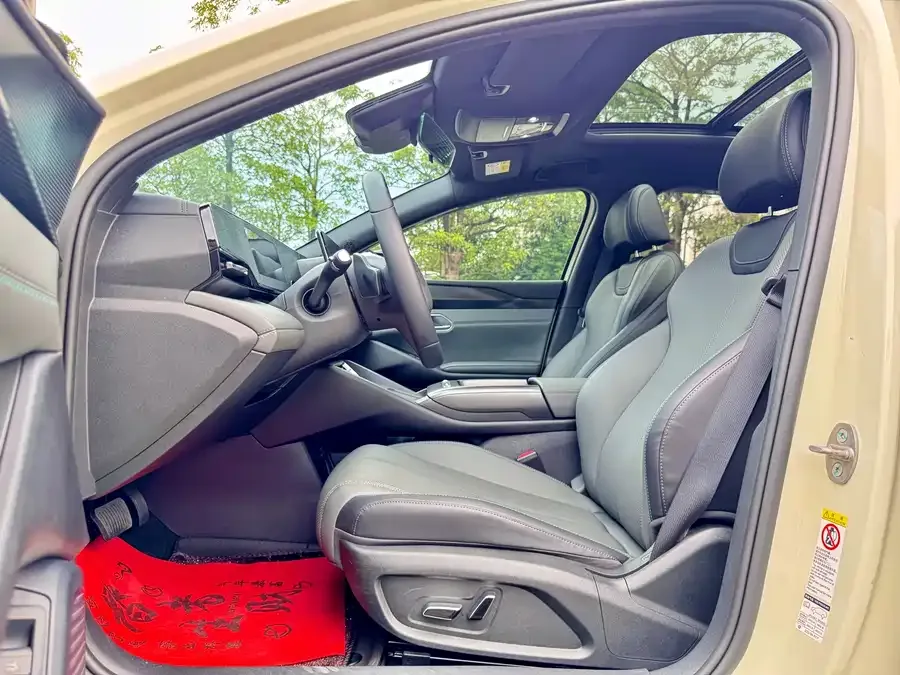 BYD Qin L Qin L 2025 EV 470KM Leading Edition 2025 — миниатюра 2