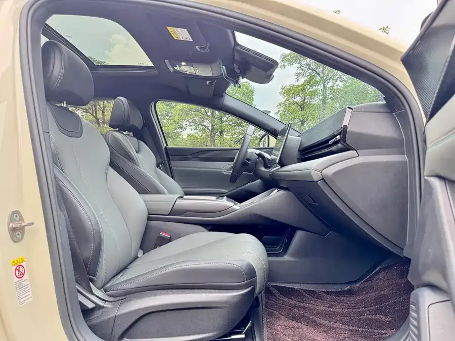 BYD Qin L Qin L 2025 EV 470KM Leading Edition 2025 — миниатюра 3