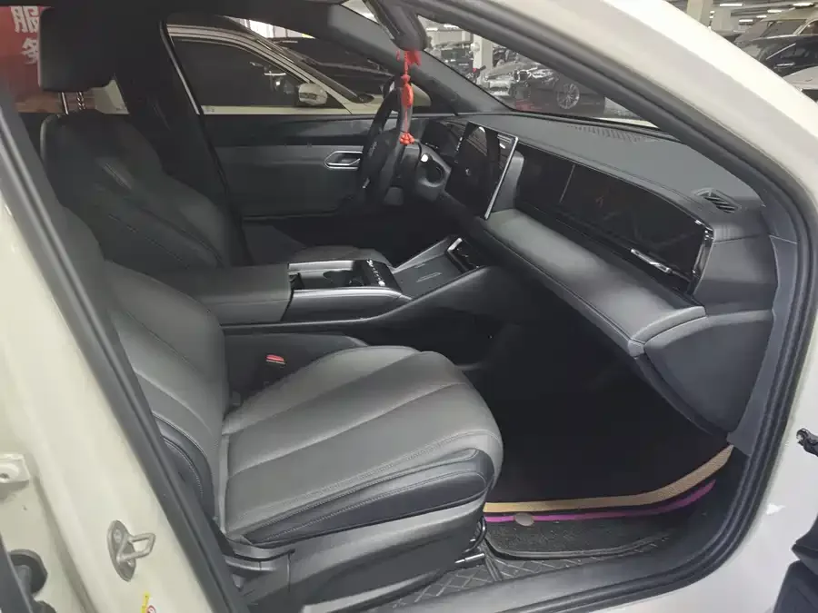 BYD Qin L Qin L 2025 EV 470KM Leading Edition 2025 — миниатюра 2