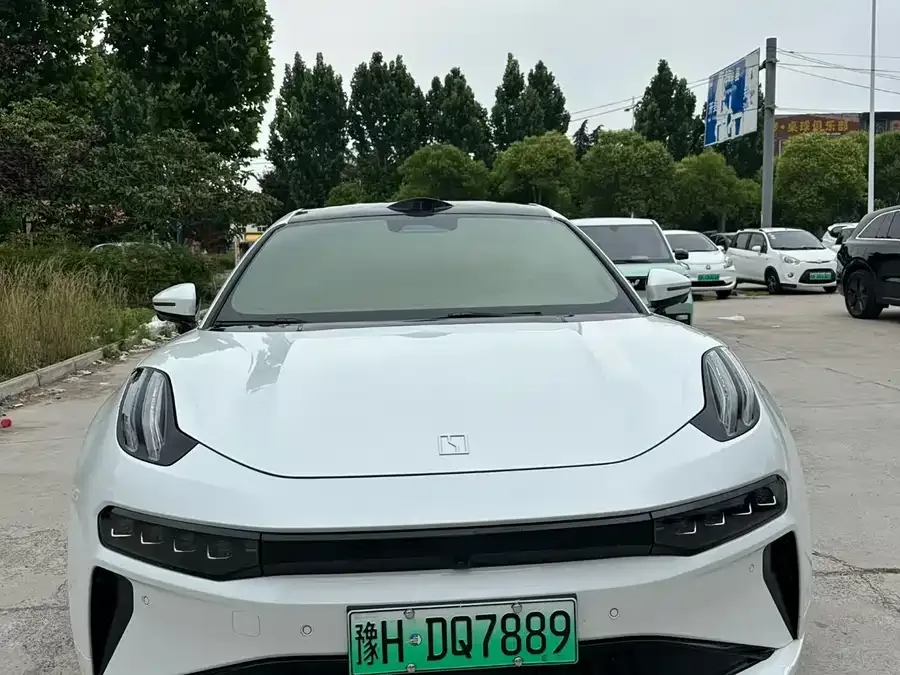 Zeekr 001 2024