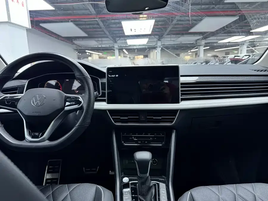 Volkswagen Tiguan L Tiguan L 2023 330TSI Automatic 2WD Comfort Edition 2023 — миниатюра 3