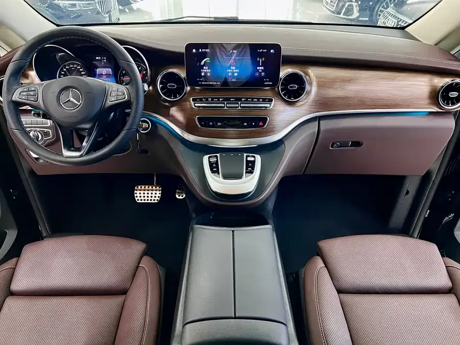 Mercedes-Benz Class V Mercedes-Benz V-Class 2022 V 260 L Long Wheelbase Luxury Edition 2024 — миниатюра 3