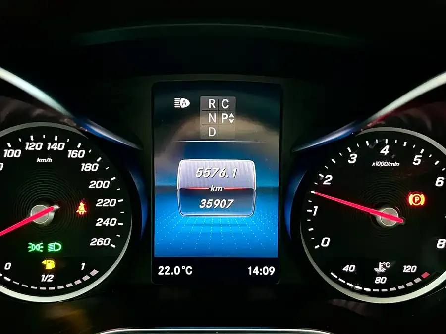Mercedes-Benz Class V Mercedes-Benz V-Class 2022 V 260 L Long Wheelbase Luxury Edition 2024 — миниатюра 4