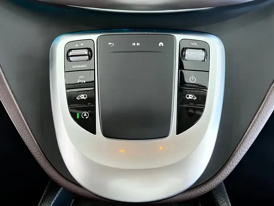 Mercedes-Benz Class V Mercedes-Benz V-Class 2022 V 260 L Long Wheelbase Luxury Edition 2024 — миниатюра 5