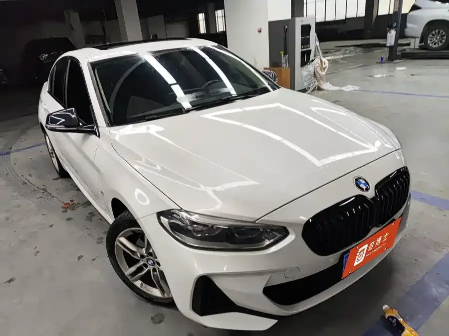 BMW 1 Series BMW 1 Series 2022 120i M Sport Night Edition 2023 — миниатюра 4