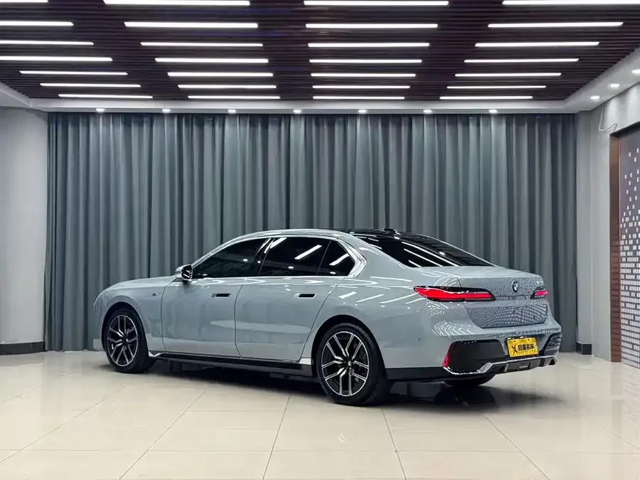 BMW 7 Series BMW 7 Series 2023 735Li M Sport Package 2025 — миниатюра 3