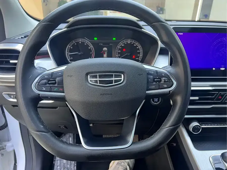 Geely Coolray SX11 Binyue 2021 1.4T DCT Platinum Edition 2022 — миниатюра 4