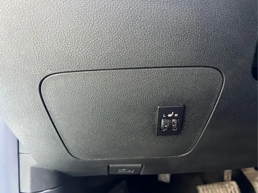 Geely Coolray SX11 Binyue 2021 1.4T DCT Platinum Edition 2022 — миниатюра 5
