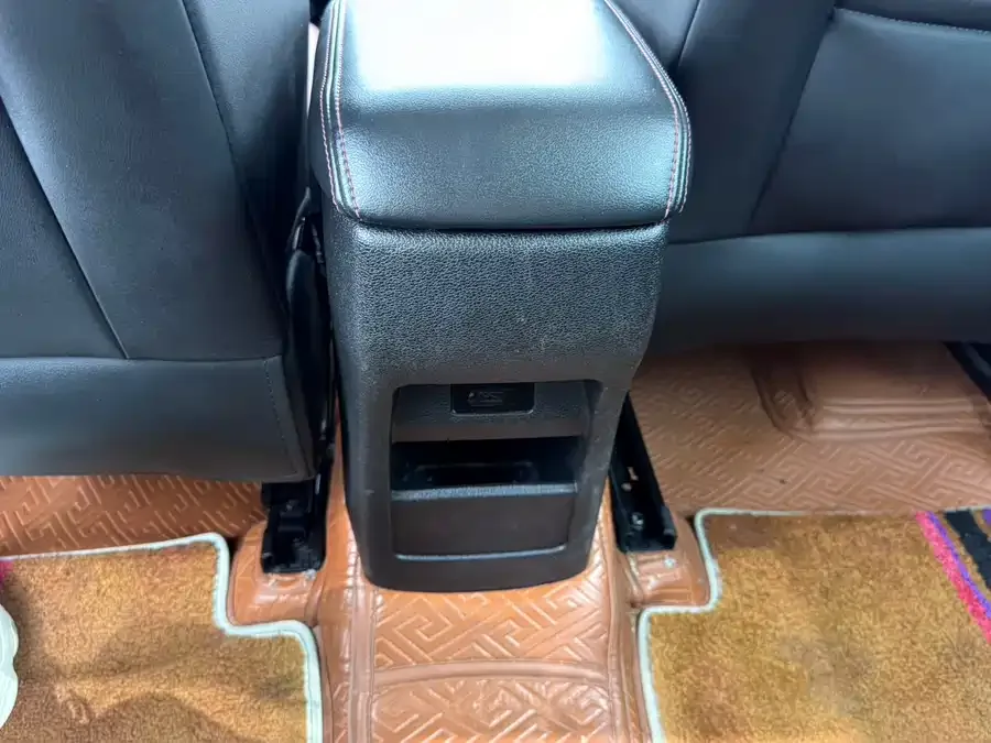 Geely Coolray SX11 Binyue 2021 1.4T DCT Platinum Edition 2023 — миниатюра 5