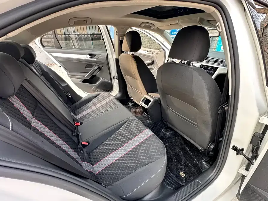 Volkswagen Lamando Lingdu 2021 230TSI DSG Fashion Edition 2022 — миниатюра 5