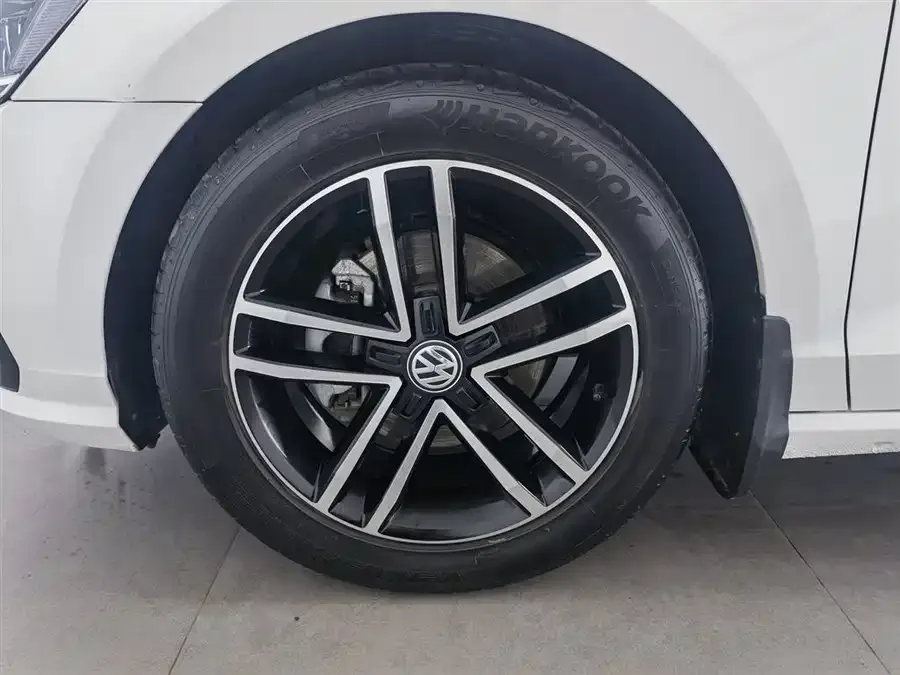 Volkswagen Lamando Lingdu 2021 facelift 280TSI DSG comfort version 2022 — миниатюра 5