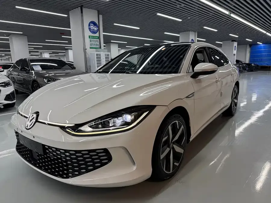 Volkswagen Lamando 2023 Lingdu Lingdu L 280TSI DSG Cool Edition 2022 — фото 1, купить с доставкой в Москву