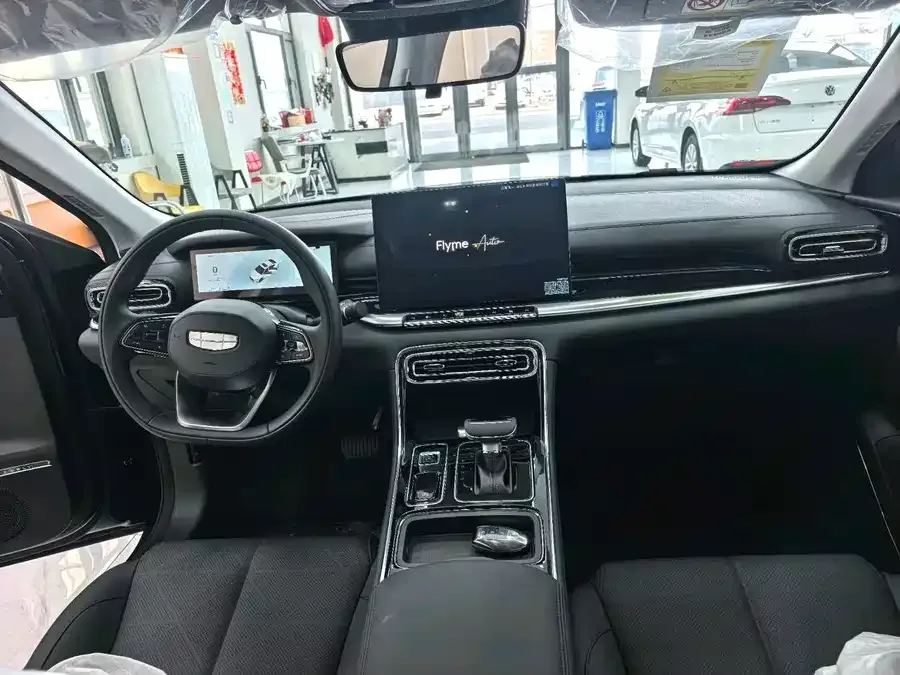 Geely Emgrand Geely Emgrand 2026 5th Generation 1.5L CVT Premium 2026 — миниатюра 3