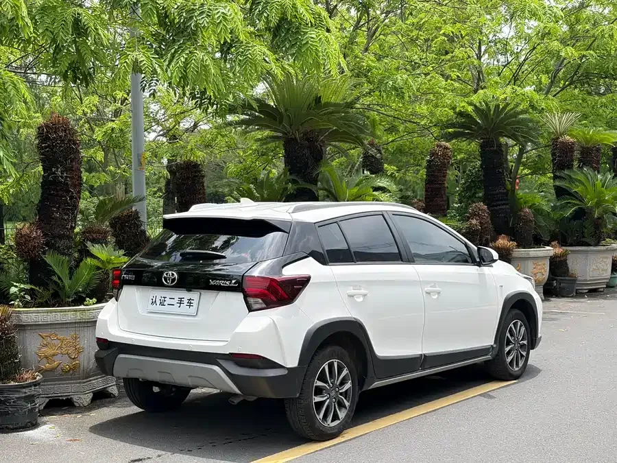 Toyota Yaris L YARiS L 2022 YARiS X 1.5L CVT Luxury PLUS Edition 2023 — миниатюра 4