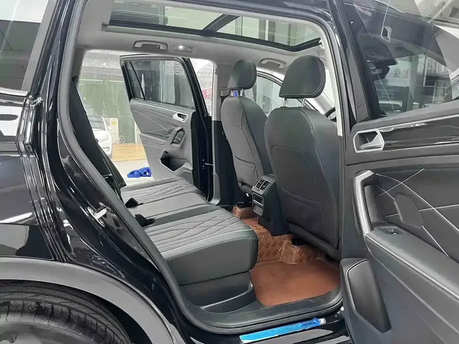 Volkswagen Tiguan L Tiguan L 2025 Outstanding Model 300TSI Automatic 2WD Longteng Edition 2025 — миниатюра 4
