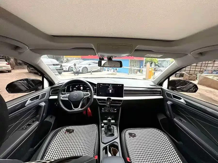 Volkswagen Tiguan L Tiguan L 2025 Outstanding Model 300TSI Automatic 2WD Longteng Edition 2025 — миниатюра 4