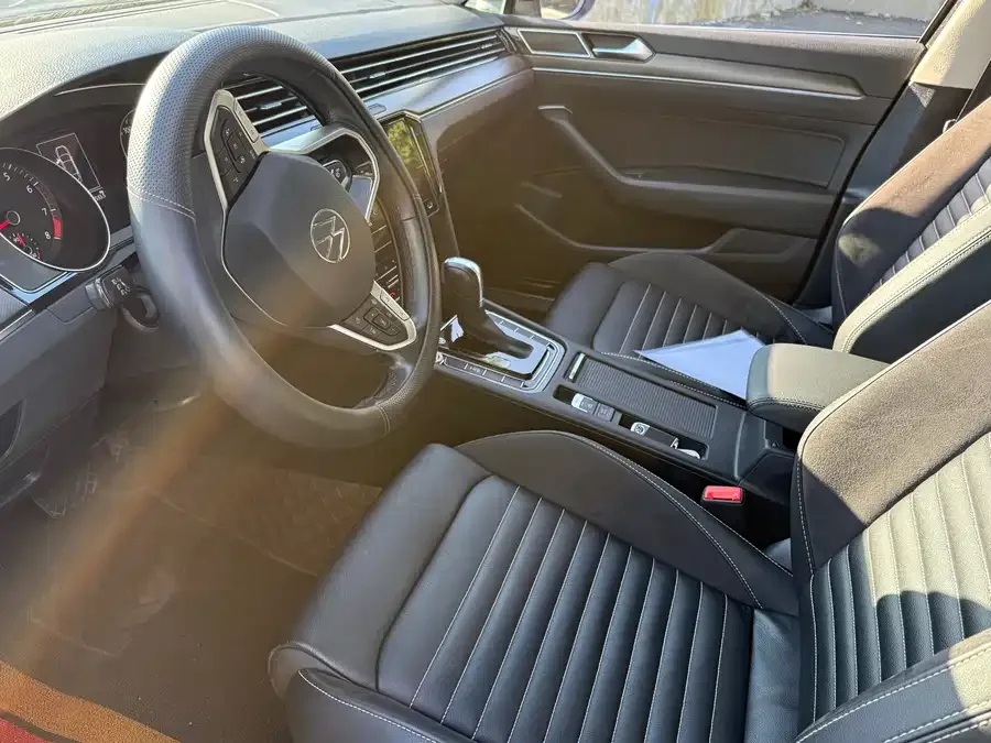 Volkswagen Magotan Magotan 2020 280TSI DSG Leading Edition 2022 — миниатюра 5