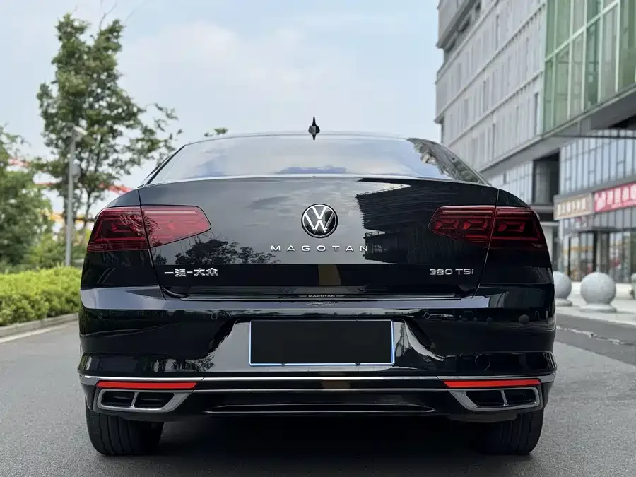 Volkswagen Magotan Magotan 2023 2 million commemorative edition 330TSI DSG luxury model 2024 — миниатюра 3