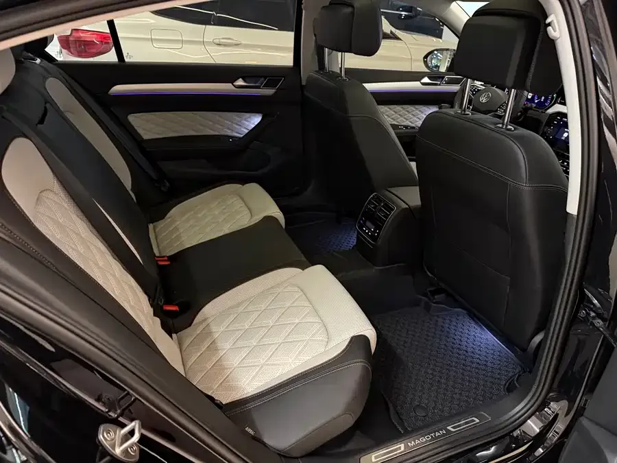 Volkswagen Magotan Magotan 2024 2 million units public enjoyment model 330TSI DSG luxury model 2024 — миниатюра 3