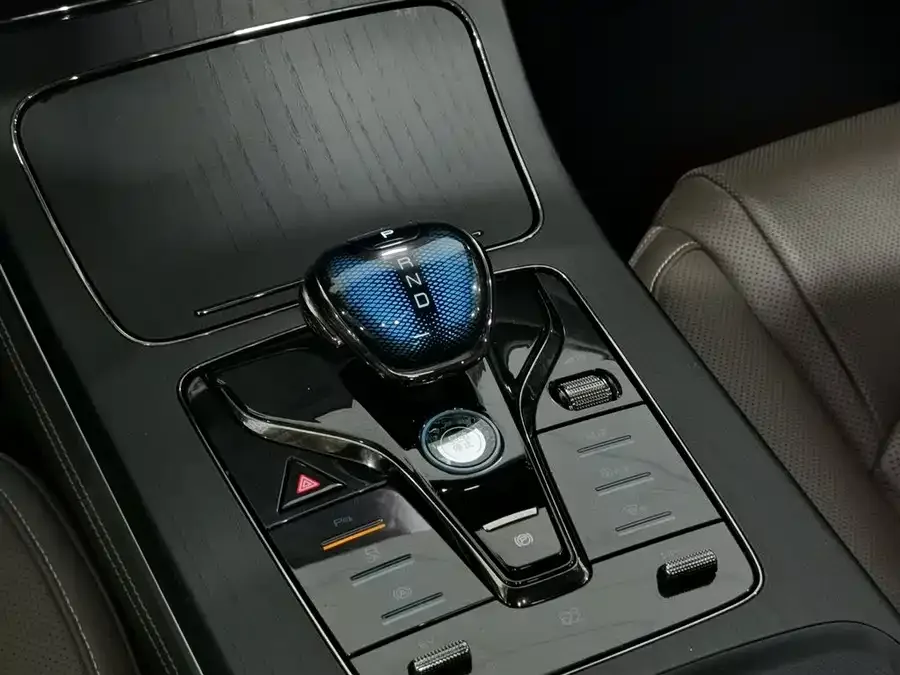 BYD Second-hand Han 2023 DM-i Champion Edition 121KM Premium Edition 2023 — миниатюра 4