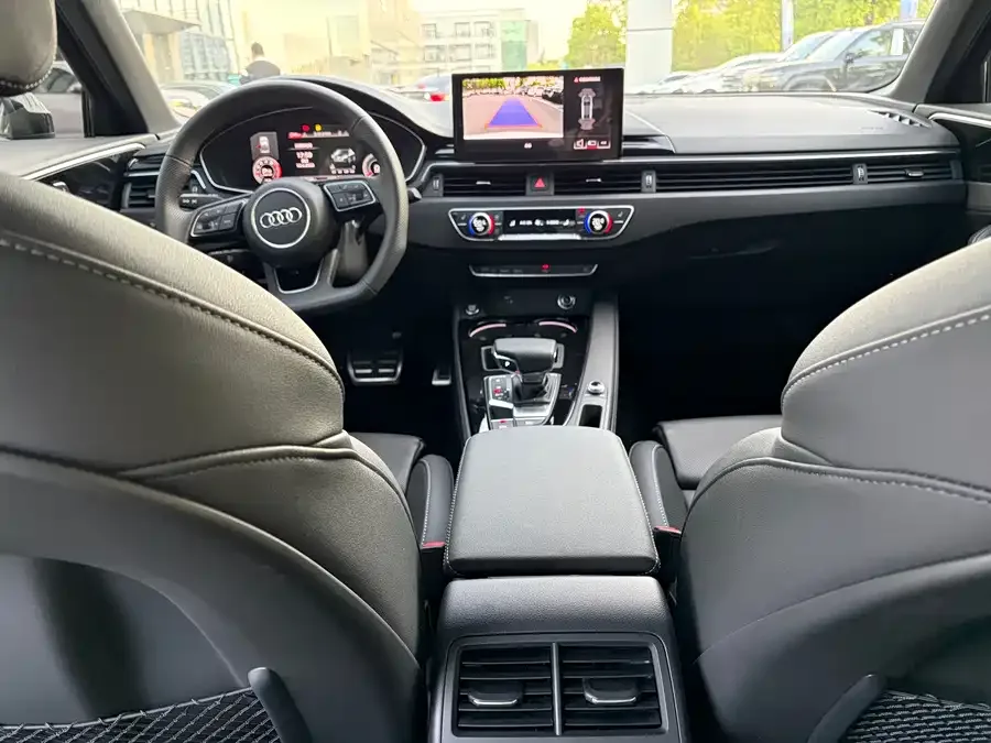 Audi a4 l 2024 40 TFSI luxury and dynamic model 2024 — миниатюра 3