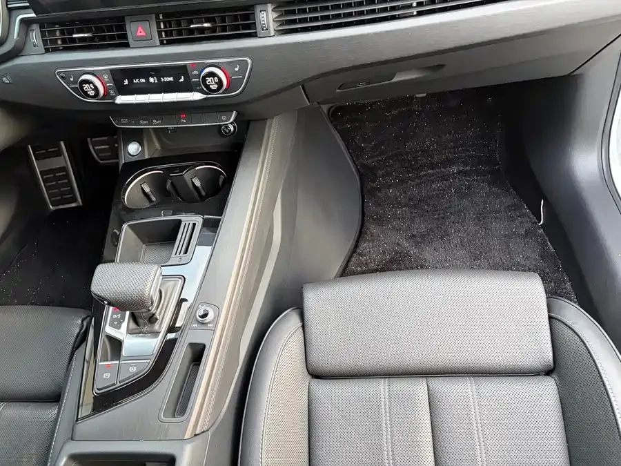 Audi a4 l 2024 40 TFSI luxury and dynamic model 2024 — миниатюра 4
