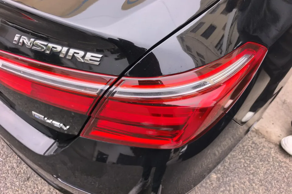 Honda Inspire 2022 Insignia Hybrid 2.0L Pure Edition 2022 — миниатюра 3