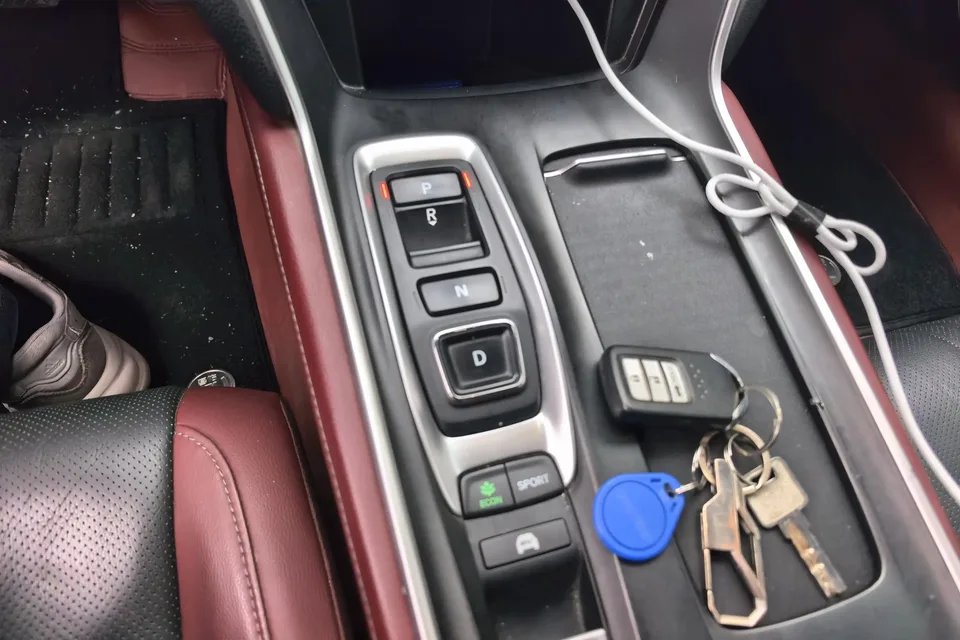Honda Inspire 2022 Insignia Hybrid 2.0L Pure Edition 2022 — миниатюра 4