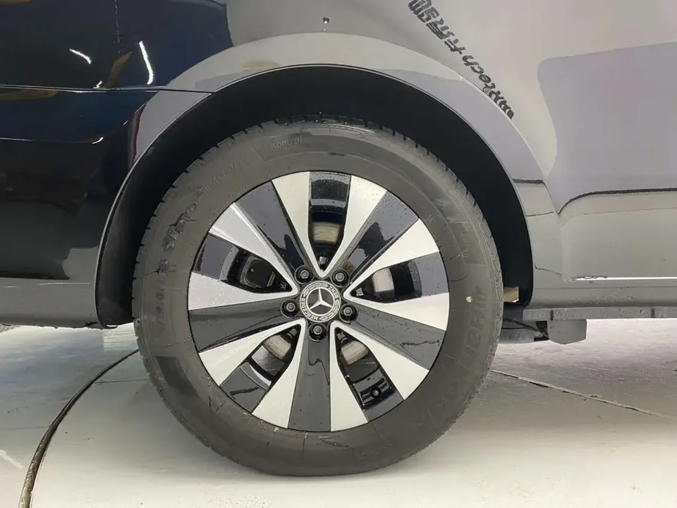 Mercedes-Benz Vito Vito 2023 2.0T Business Edition 7 Seaters 2023 — thumbnail 3