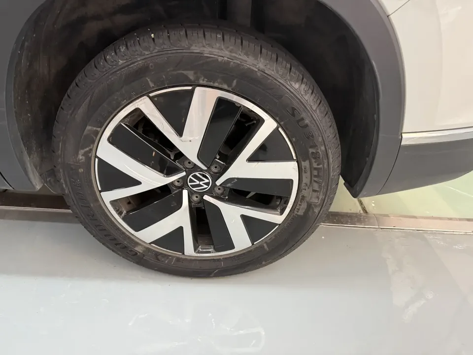 Volkswagen Tayron 300TSI 2WD Luxury Plus Advanced Edition 2023 — миниатюра 2