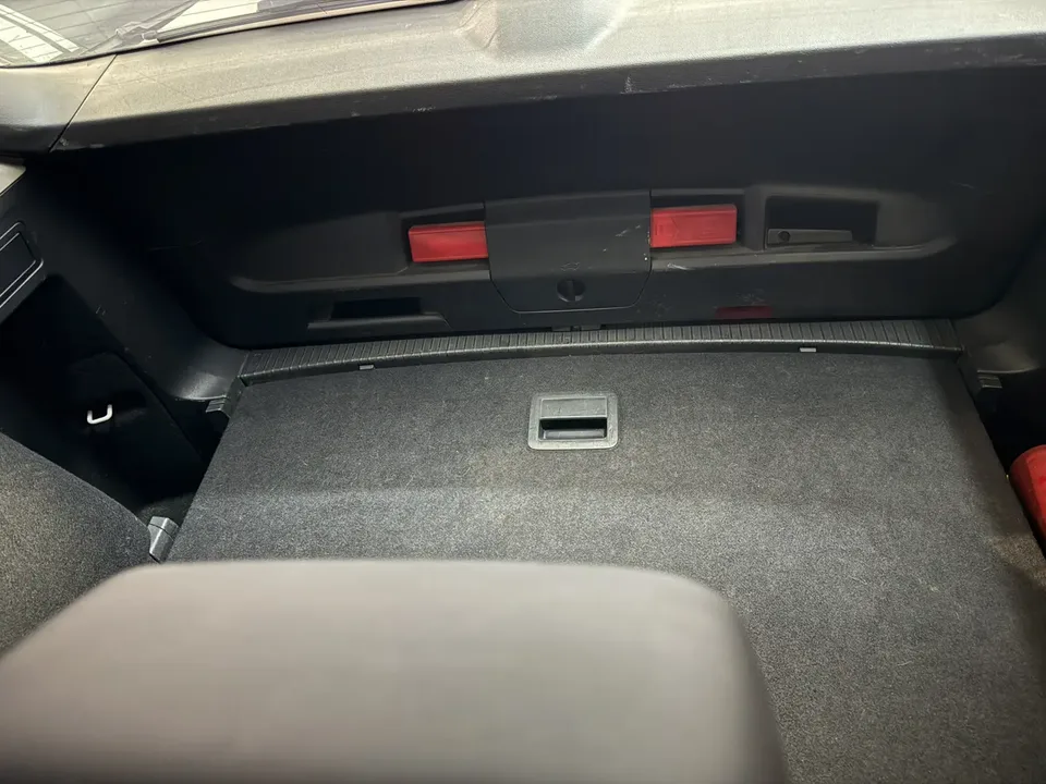 Volkswagen Tayron 300TSI 2WD Luxury Plus Advanced Edition 2023 — миниатюра 3