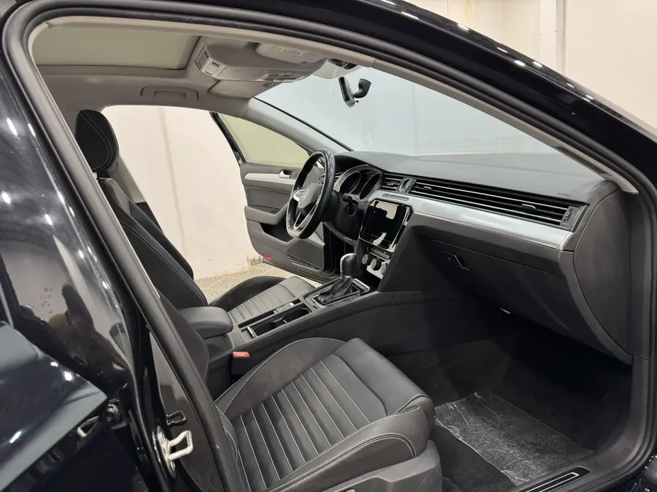 Volkswagen Magotan Magotan 2020 280TSI DSG Comfort Edition 2022 — миниатюра 4