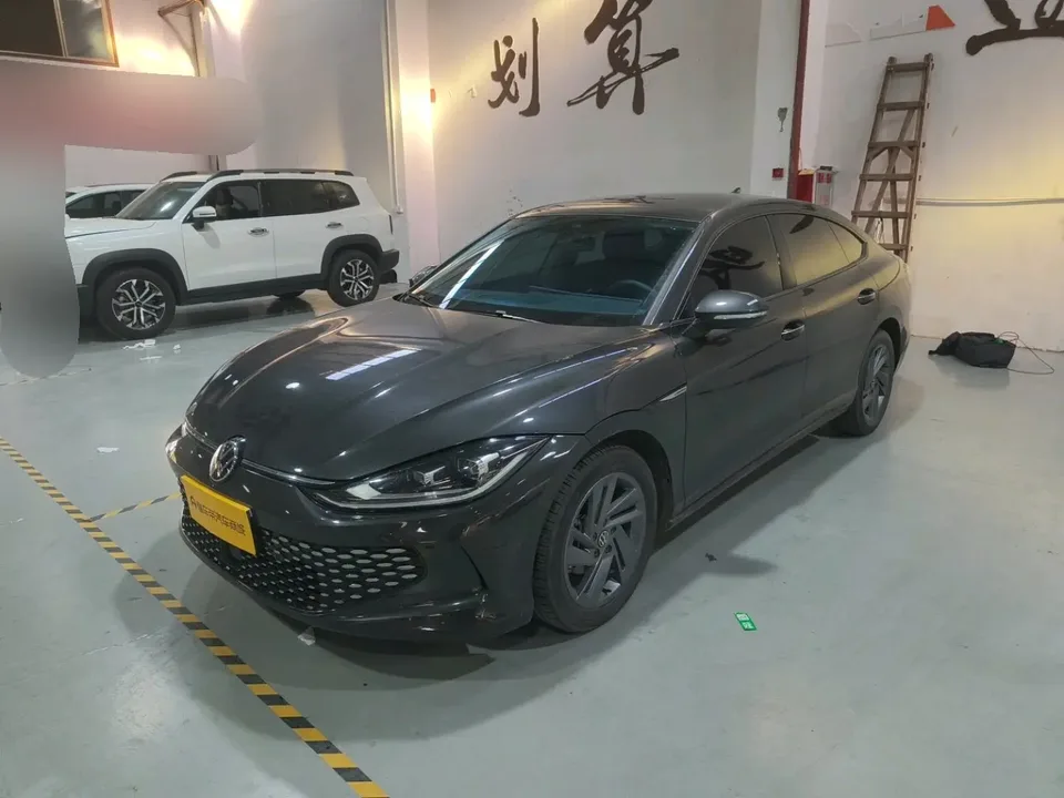 Volkswagen Lamando Lingdu 2024 Lingdu L 280TSI DSG Hot Edition 2024 — photo 1, buy with delivery to Moscow