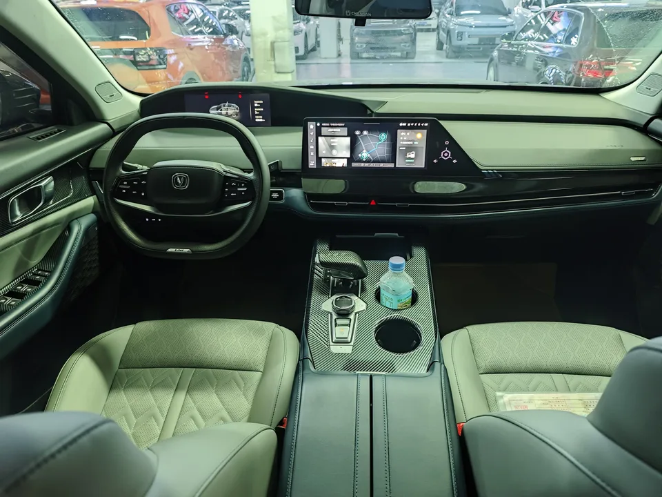 Changan UNI-K Blue Whale iDD 1.5T 130km Premium Type 2023 — миниатюра 3