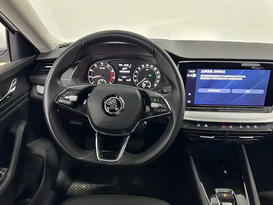 Skoda Octavia PRO TSI280 DSG Exclusive Edition 2022 — миниатюра 5