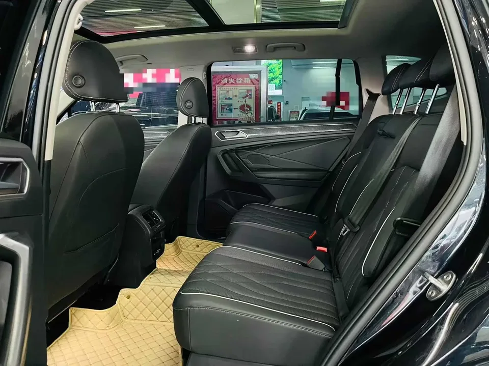 Volkswagen Tiguan L Tiguan L 2022 330TSI Automatic 2WD R-Line Enjoy Edition 2022 — миниатюра 4