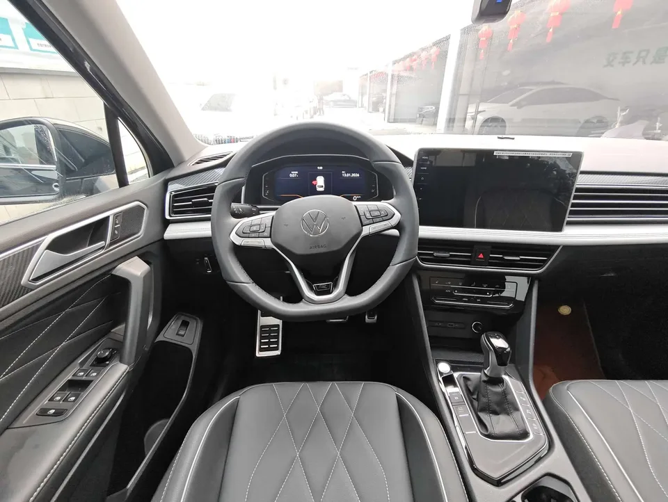 Volkswagen Tiguan L Tiguan L 2024 Outstanding Model 330TSI 2WD R-Line Dragon Edition 2024 — thumbnail 3