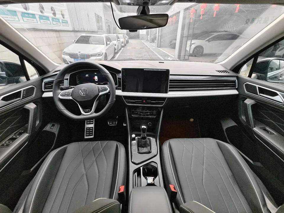 Volkswagen Tiguan L Tiguan L 2024 Outstanding Model 330TSI 2WD R-Line Dragon Edition 2024 — thumbnail 5