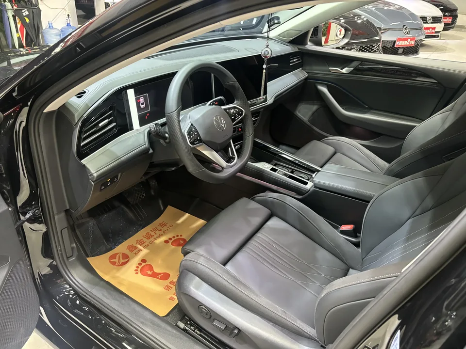 Volkswagen Magotan 300TSI Premium Edition Conspicuous Package 2025 — миниатюра 5