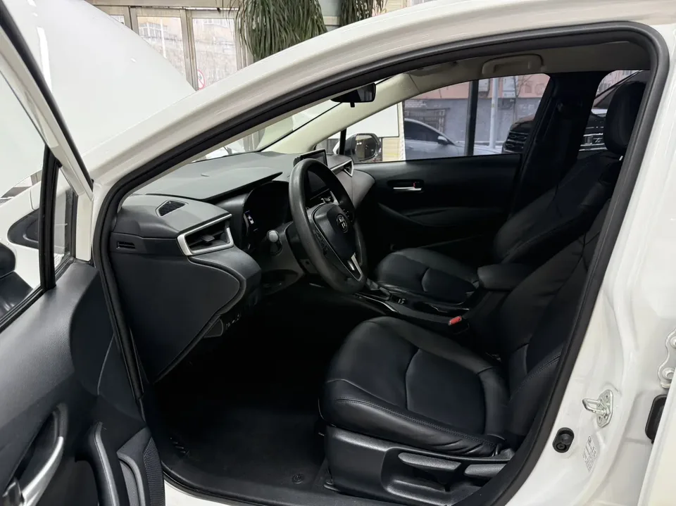 Toyota Corolla 1.5L CVT Pioneer Edition 2022 — миниатюра 3