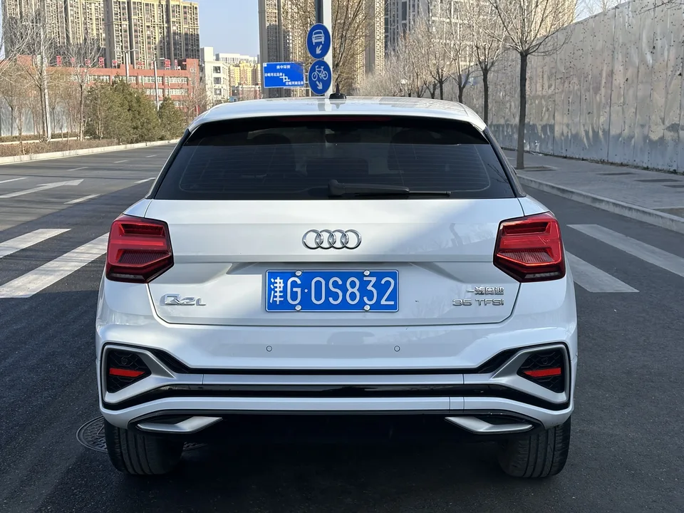 Audi Q2L Audi Q2L 2024 35 TFSI Enterprising and Elegant Model 2024 — миниатюра 2