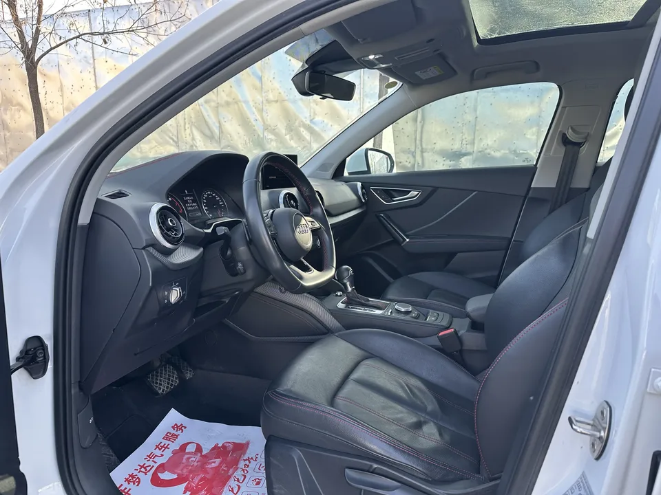 Audi Q2L Audi Q2L 2024 35 TFSI Enterprising and Elegant Model 2024 — миниатюра 5